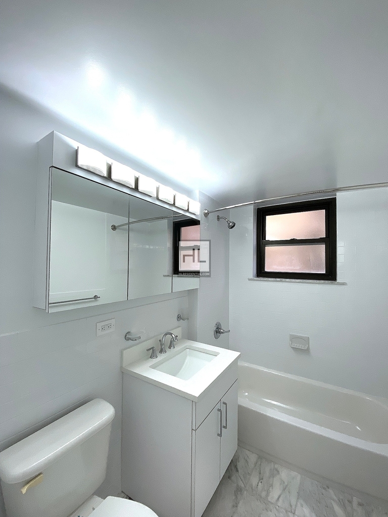 East 69th Street - Photo 3