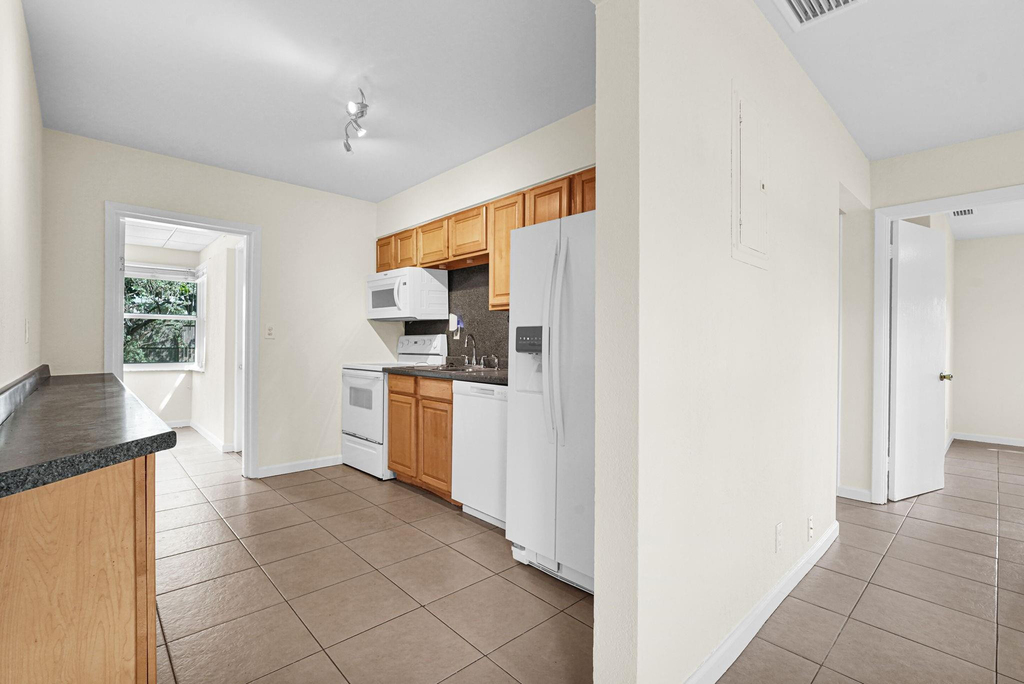 261 Ne 45th Street - Photo 24
