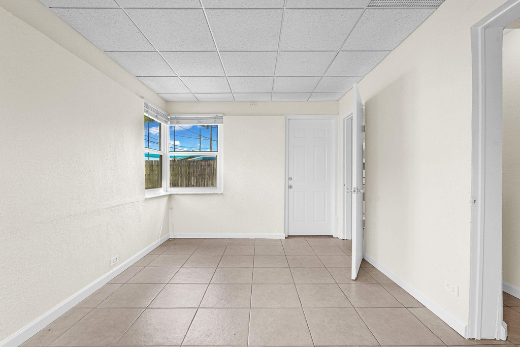 261 Ne 45th Street - Photo 26