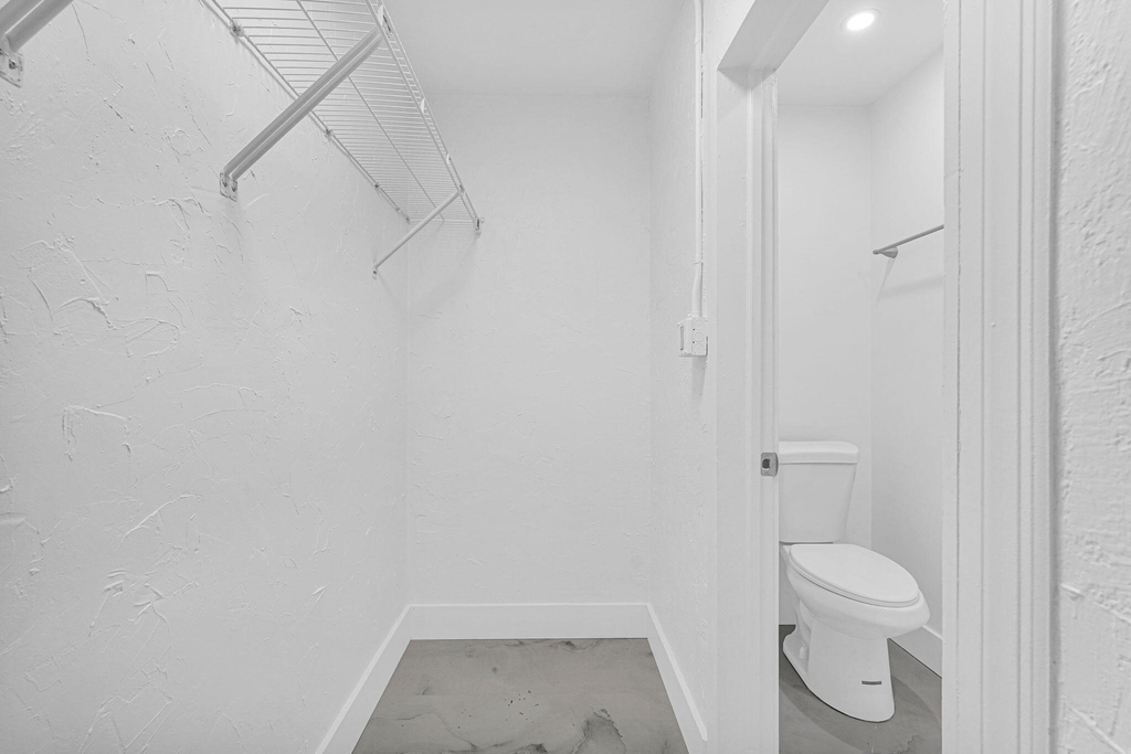261 Ne 45th Street - Photo 13