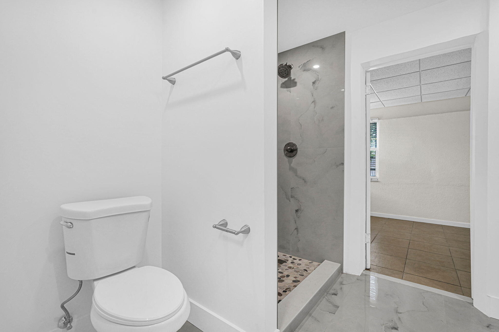 261 Ne 45th Street - Photo 11
