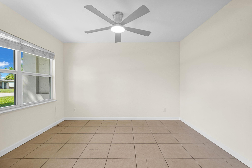 261 Ne 45th Street - Photo 9