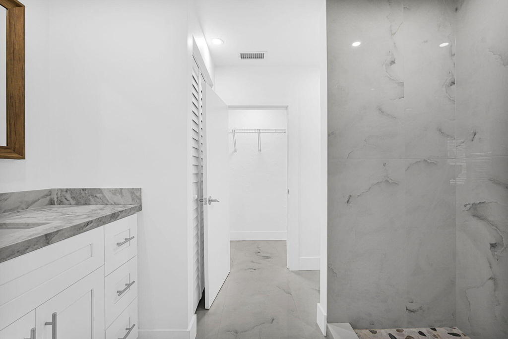 261 Ne 45th Street - Photo 10