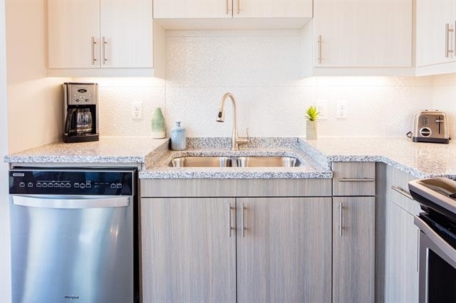 830 N Zang Boulevard - Photo 2