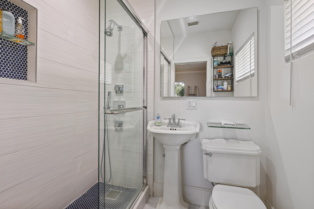 1925 Coral Gardens Drive - Photo 19