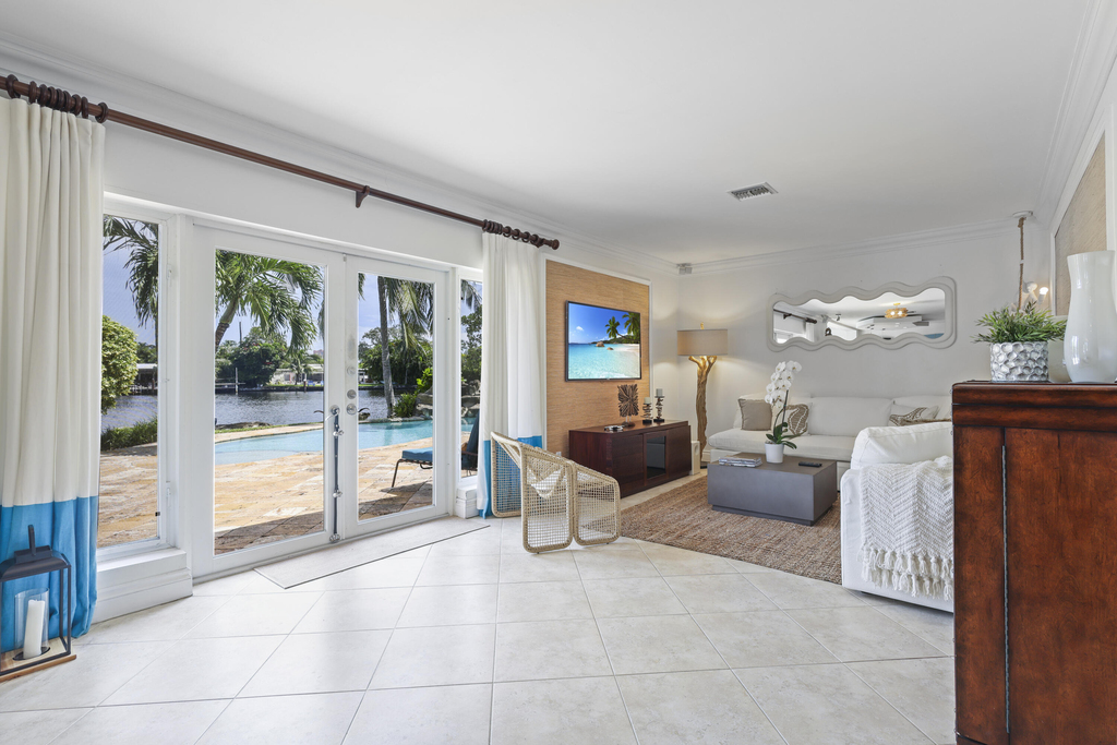 1925 Coral Gardens Drive - Photo 5