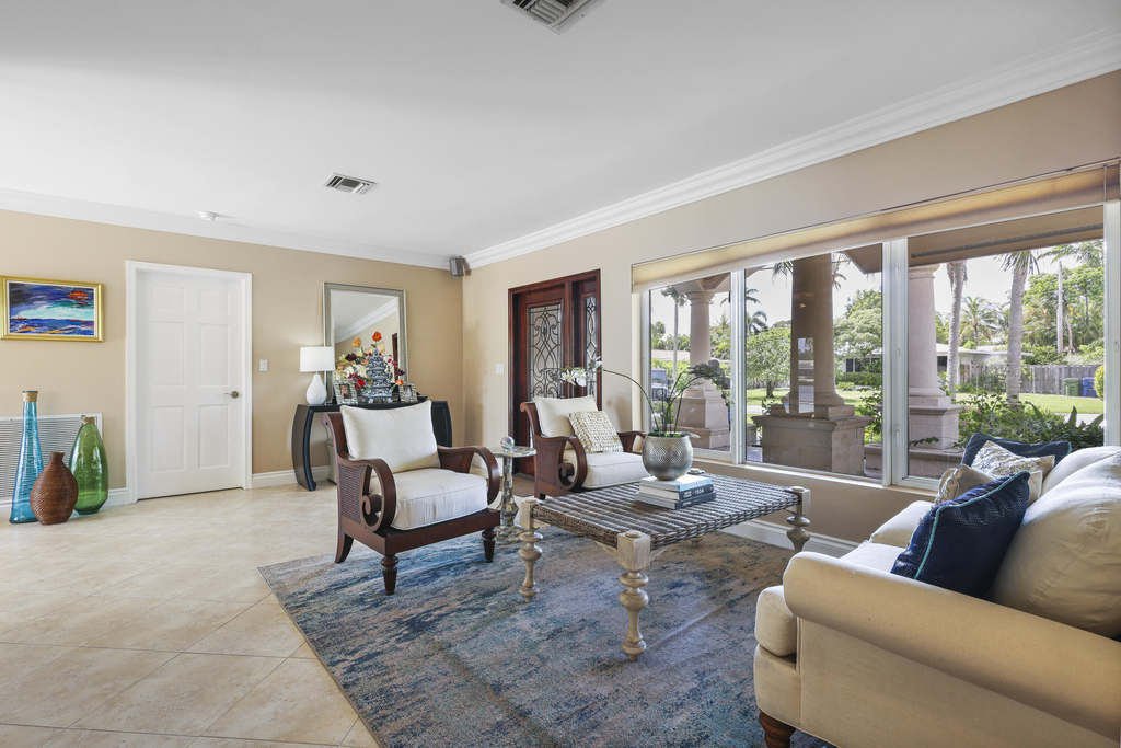 1925 Coral Gardens Drive - Photo 3
