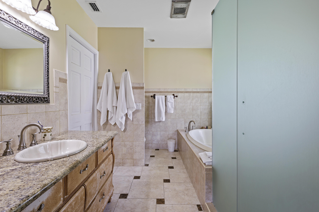 1925 Coral Gardens Drive - Photo 17