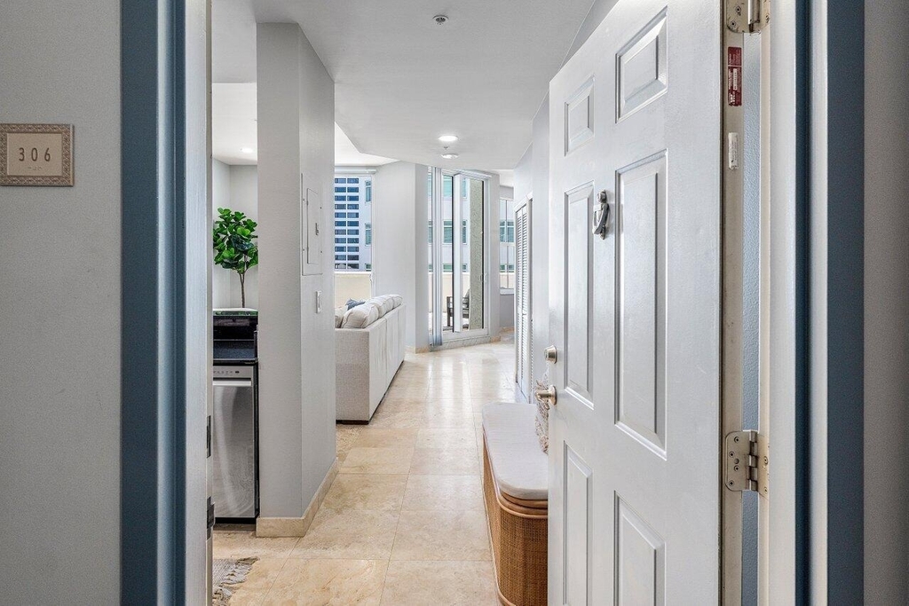 255 Evernia Street - Photo 4