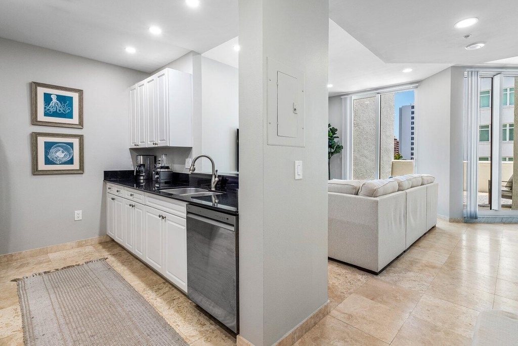 255 Evernia Street - Photo 6