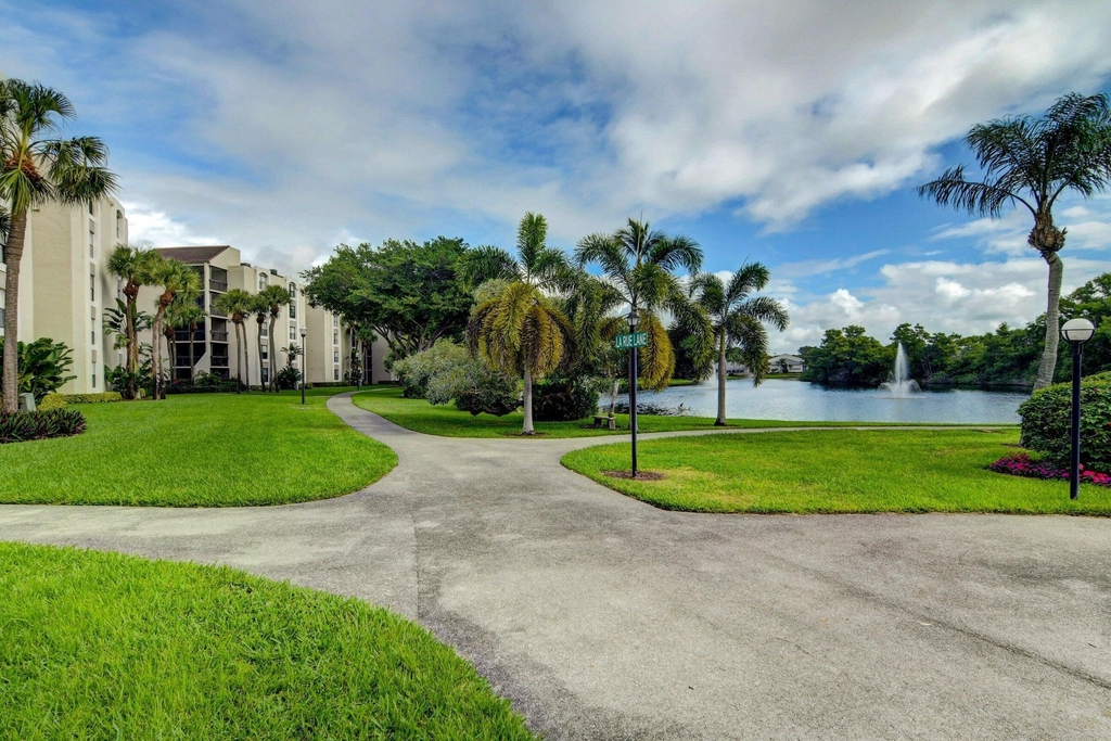 1915 Lavers Circle - Photo 43