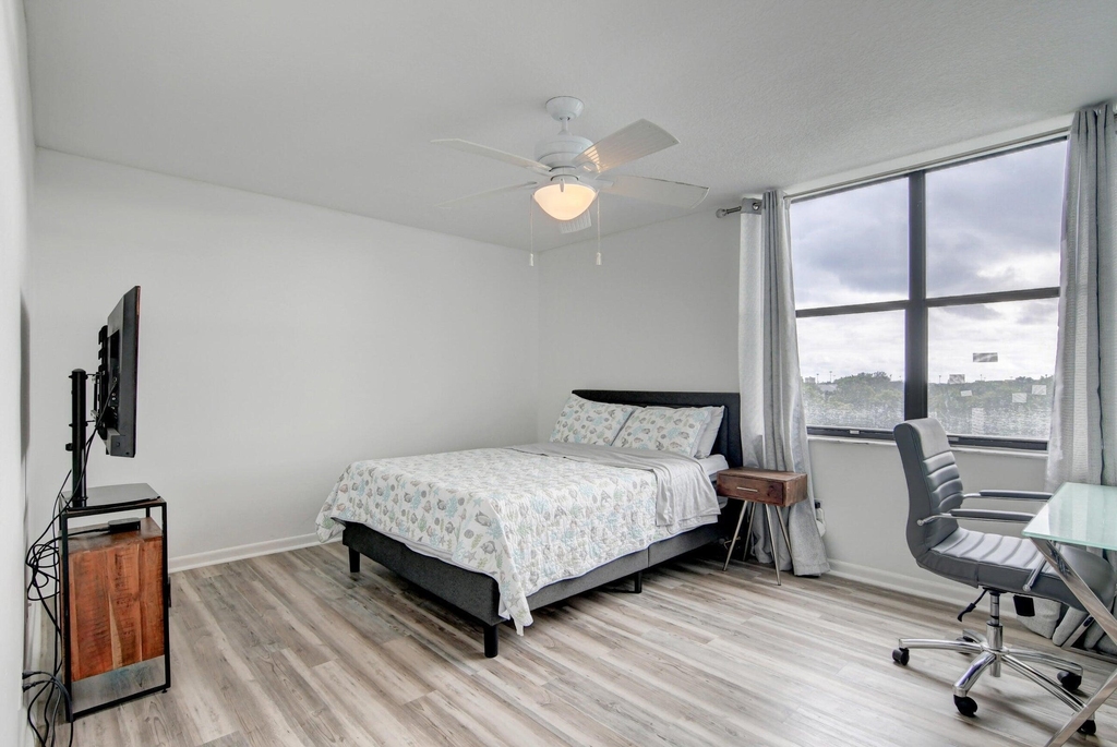1915 Lavers Circle - Photo 19