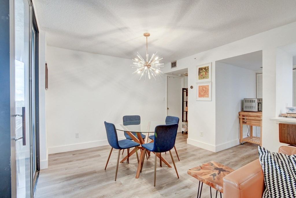 1915 Lavers Circle - Photo 10