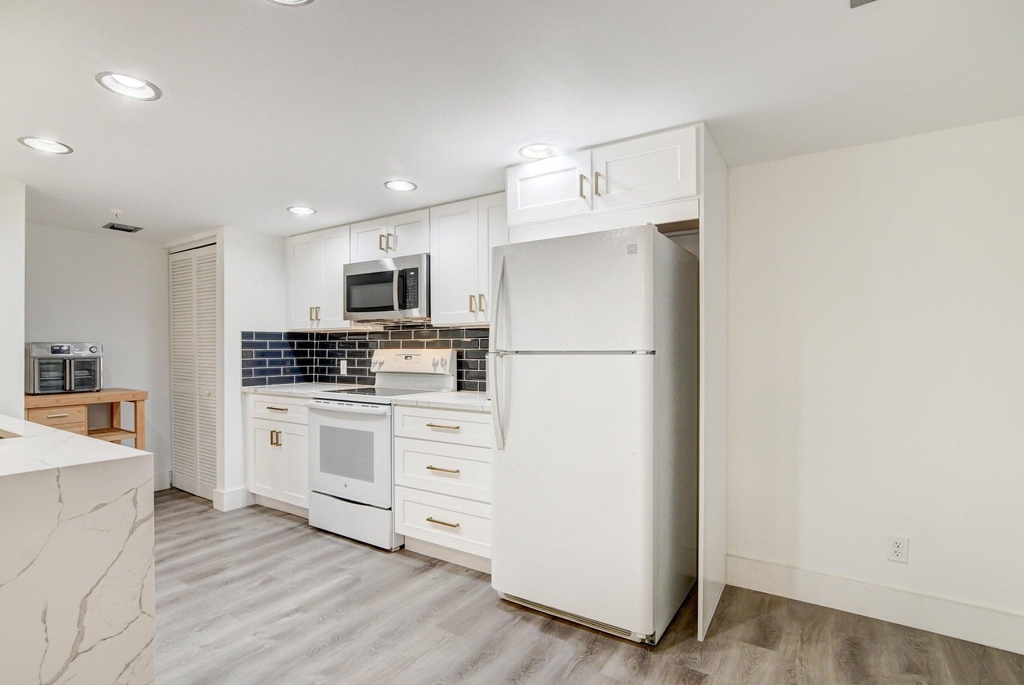 1915 Lavers Circle - Photo 17