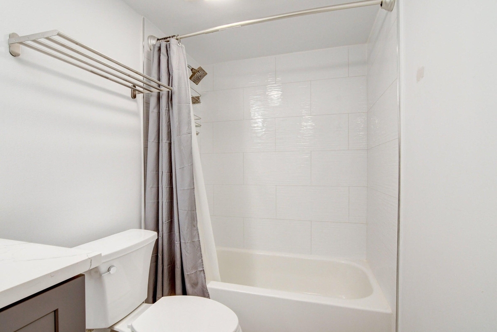 1915 Lavers Circle - Photo 32