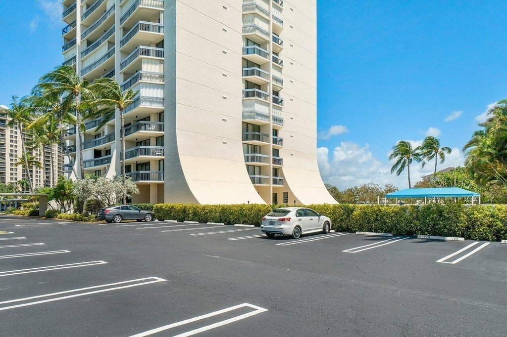 2400 Presidential Way - Photo 31
