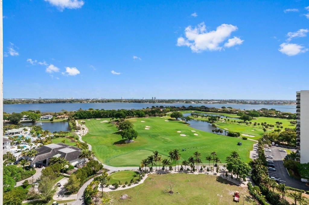 2400 Presidential Way - Photo 40