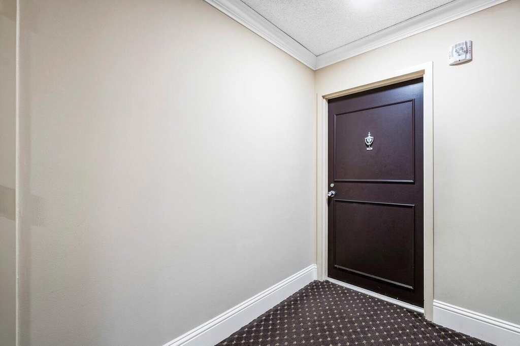 2400 Presidential Way - Photo 25
