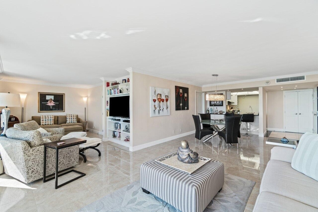 2400 Presidential Way - Photo 3