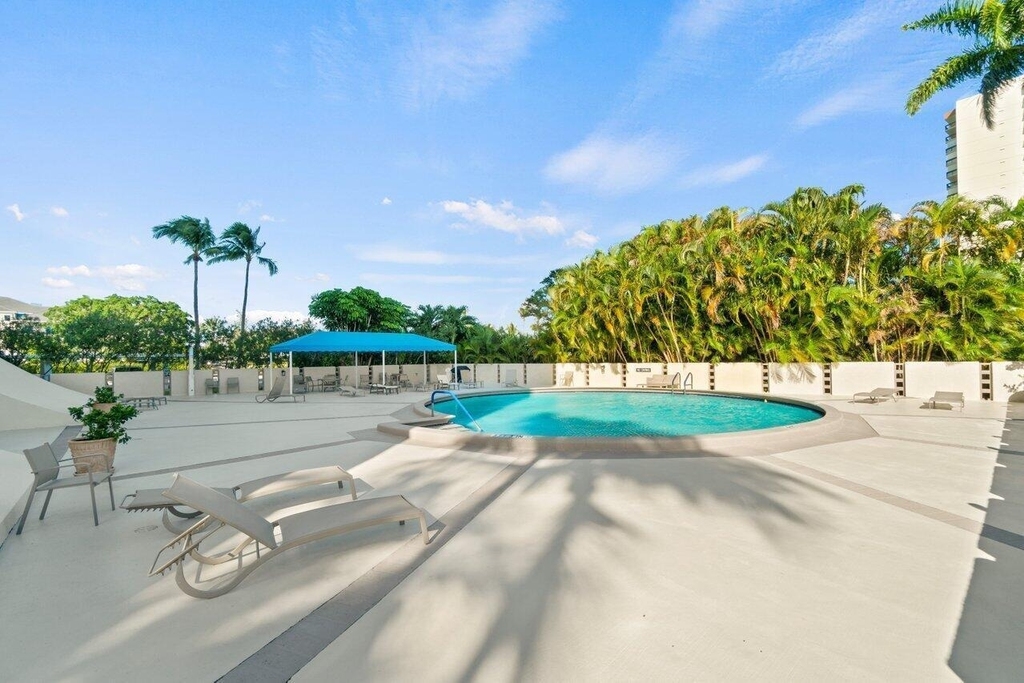 2400 Presidential Way - Photo 35