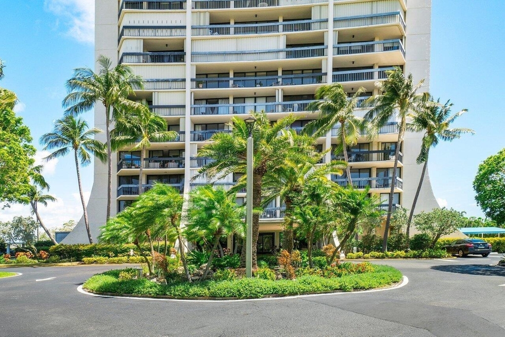 2400 Presidential Way - Photo 29