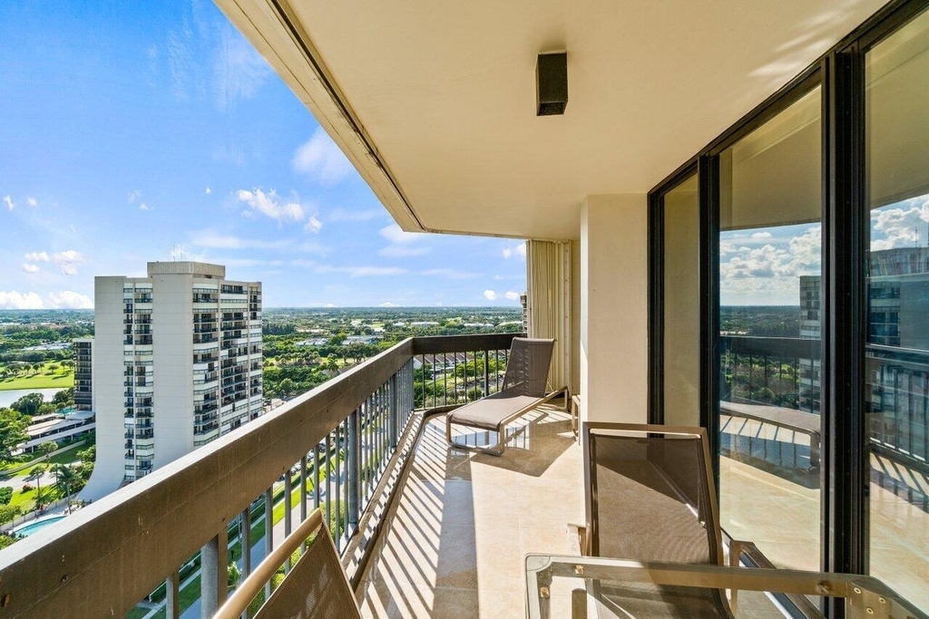 2400 Presidential Way - Photo 13