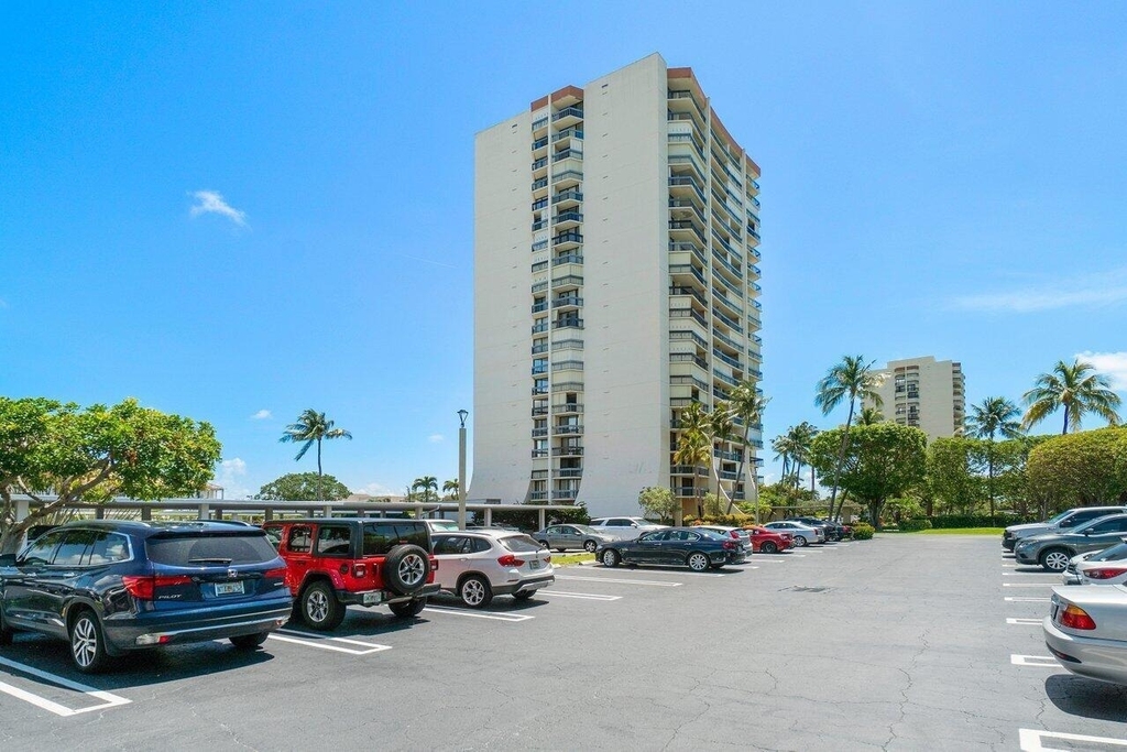 2400 Presidential Way - Photo 30