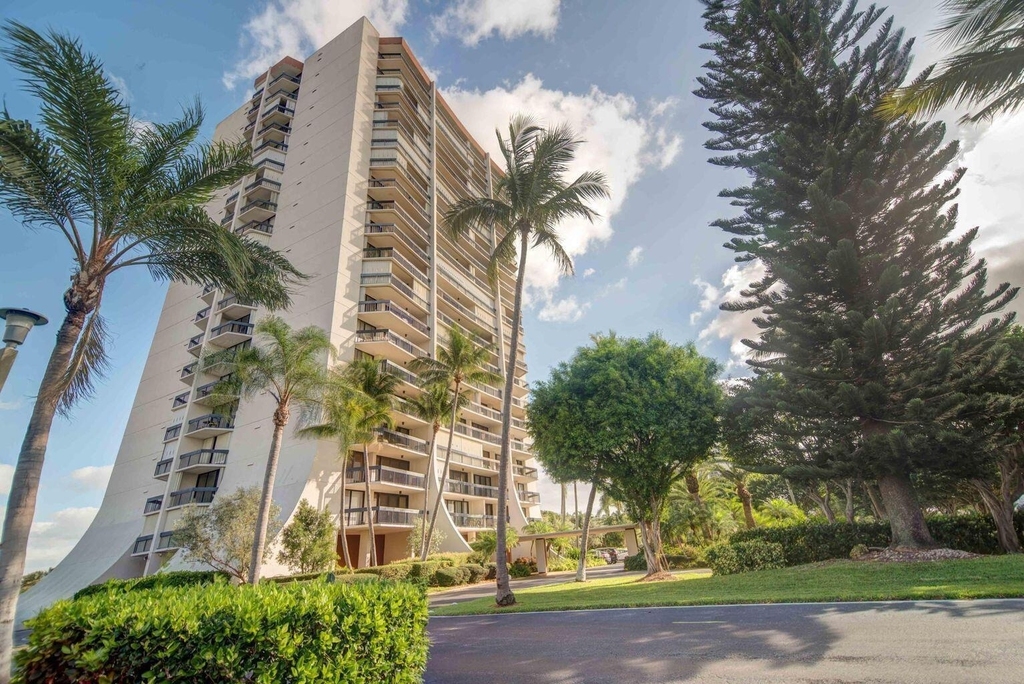 2400 Presidential Way - Photo 37