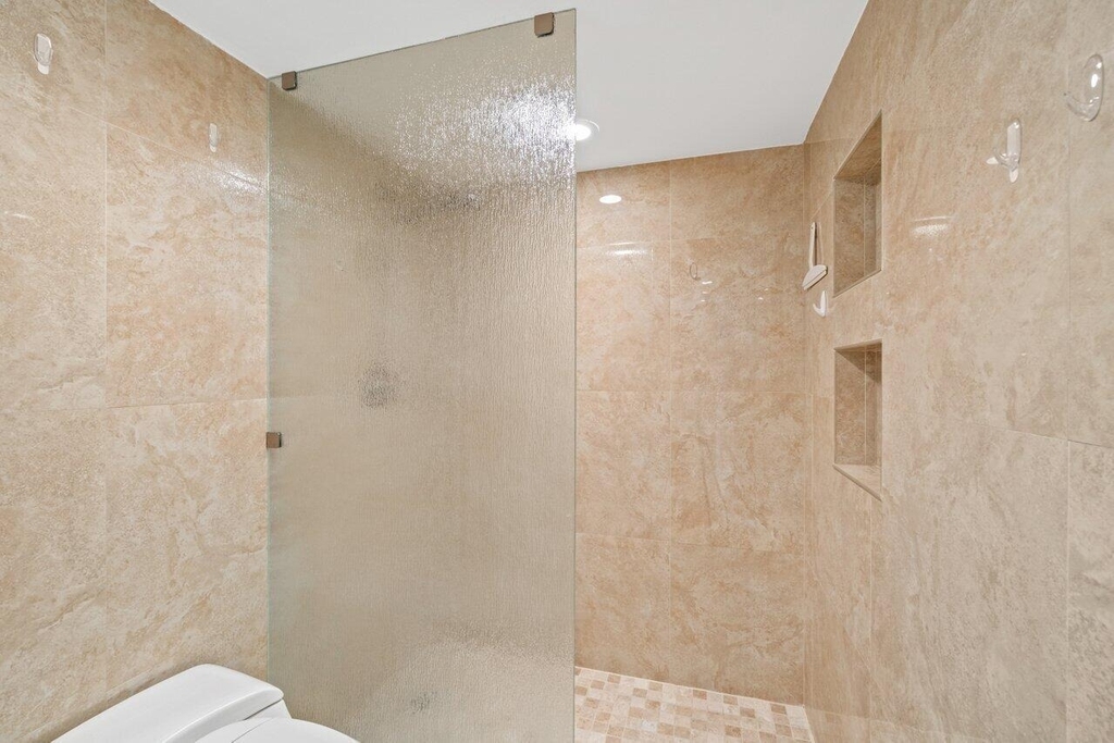 2400 Presidential Way - Photo 19