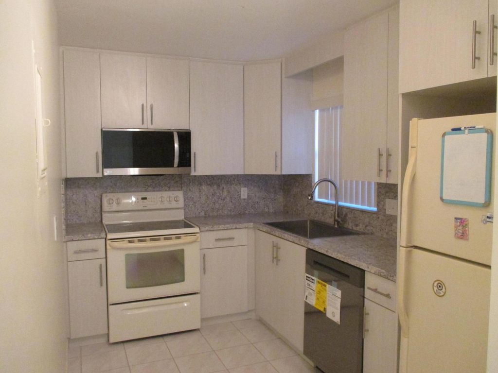 200 Lake Carol Drive - Photo 2