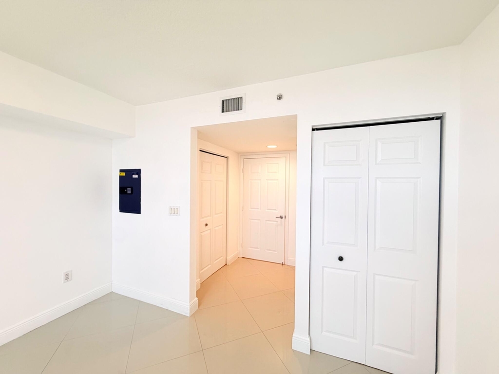 3232 Coral Way - Photo 4