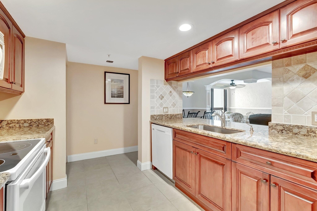 1915 Lavers Circle - Photo 14