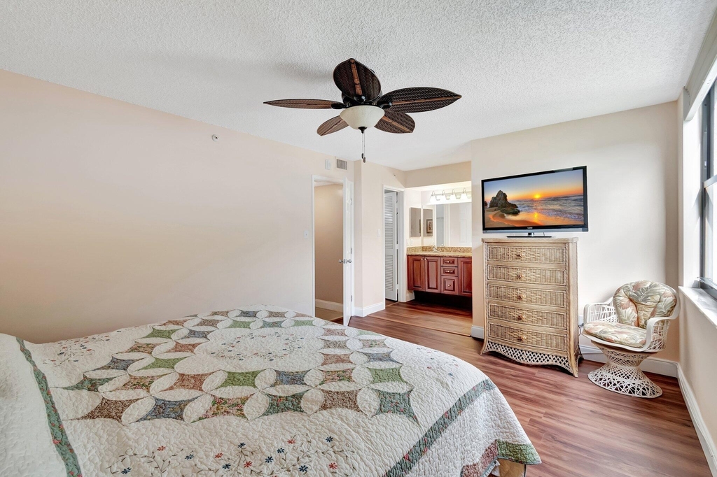 1915 Lavers Circle - Photo 18