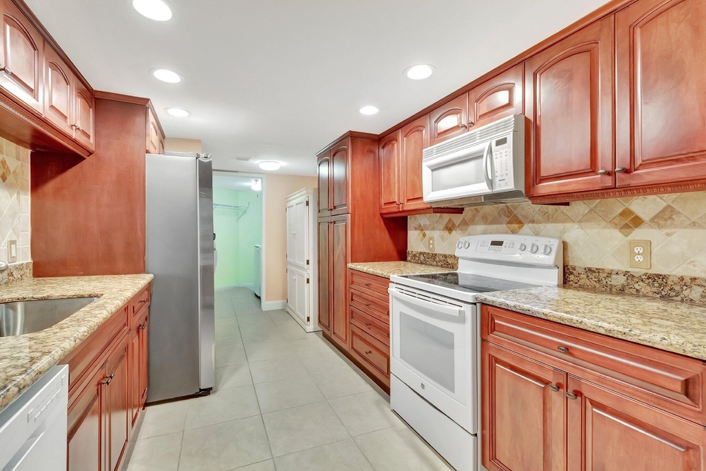 1915 Lavers Circle - Photo 12