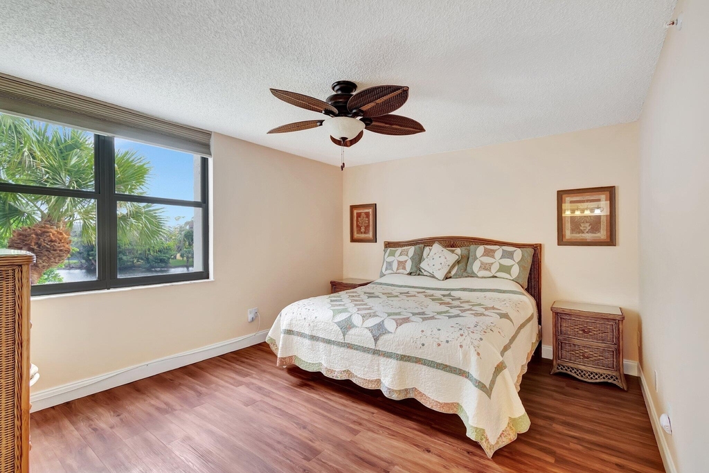 1915 Lavers Circle - Photo 16