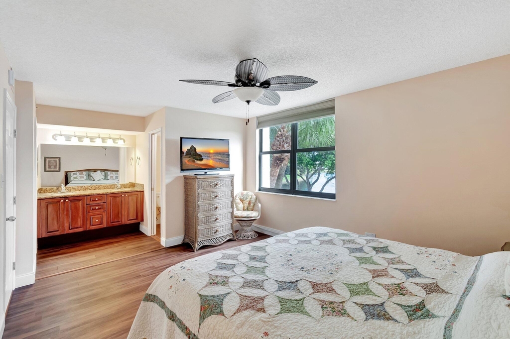 1915 Lavers Circle - Photo 19