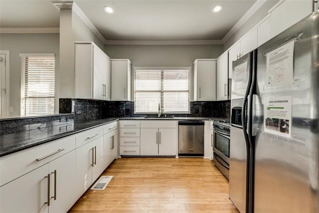 4432 Bowser Avenue - Photo 5