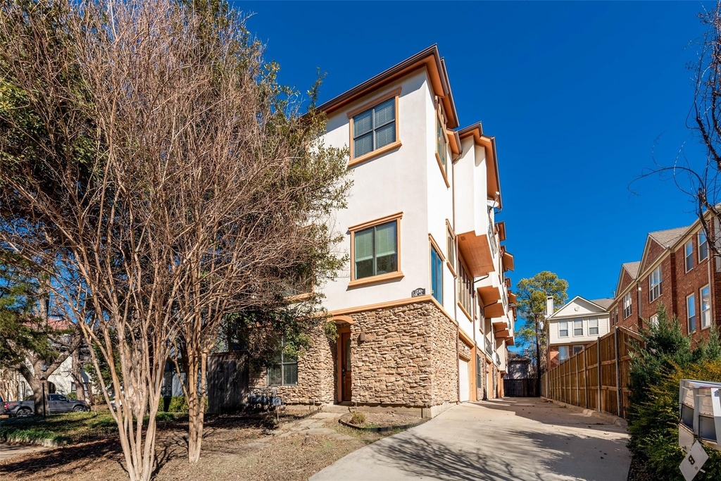 4432 Bowser Avenue - Photo 16