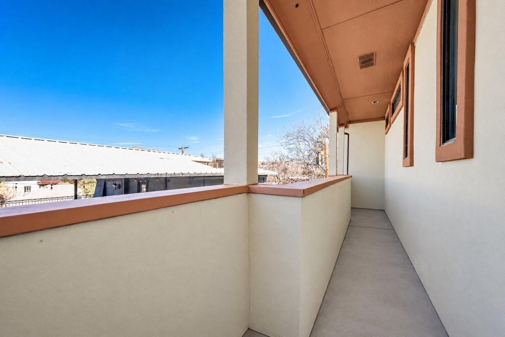 4432 Bowser Avenue - Photo 18