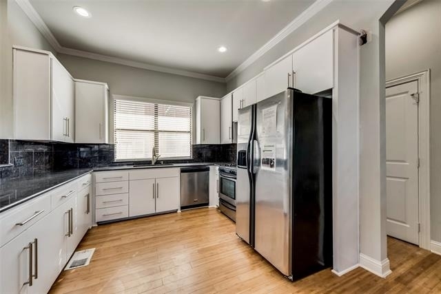 4432 Bowser Avenue - Photo 4