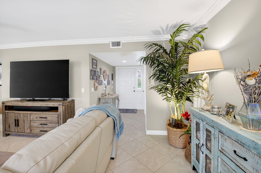 75 Venetian Drive - Photo 3