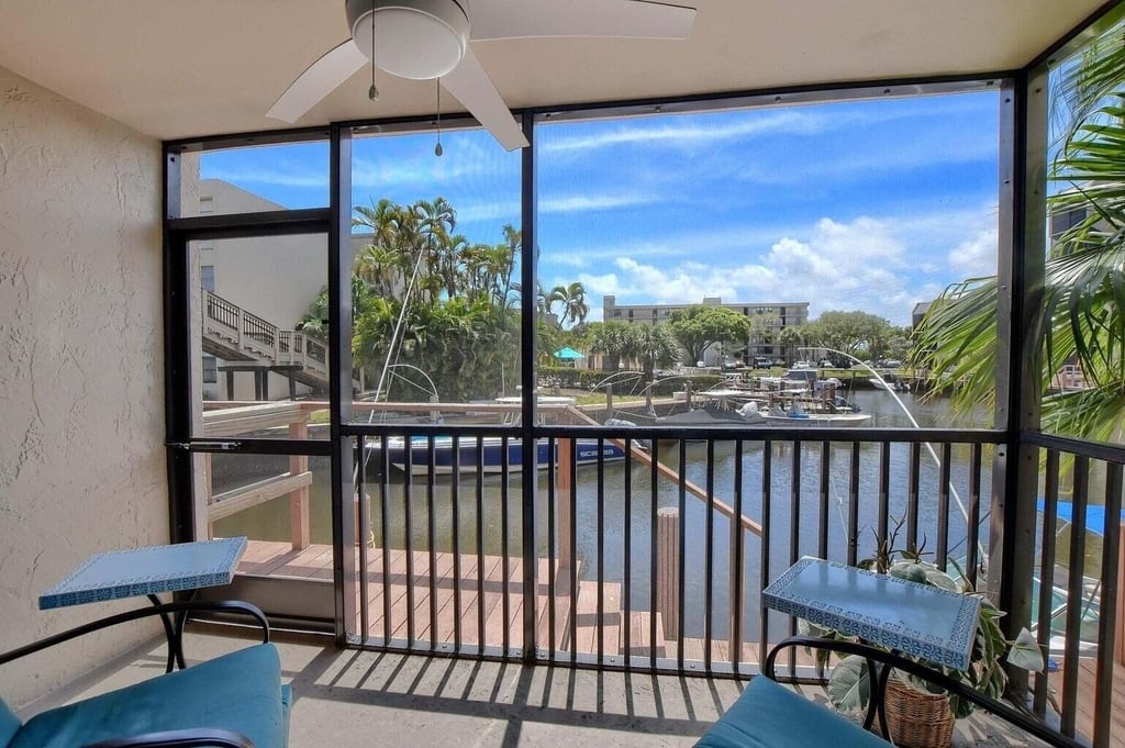 3 Royal Palm Way - Photo 1
