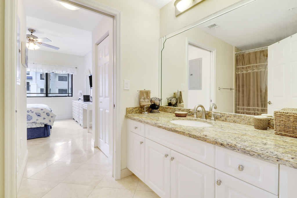 2802 Sarento Place - Photo 10