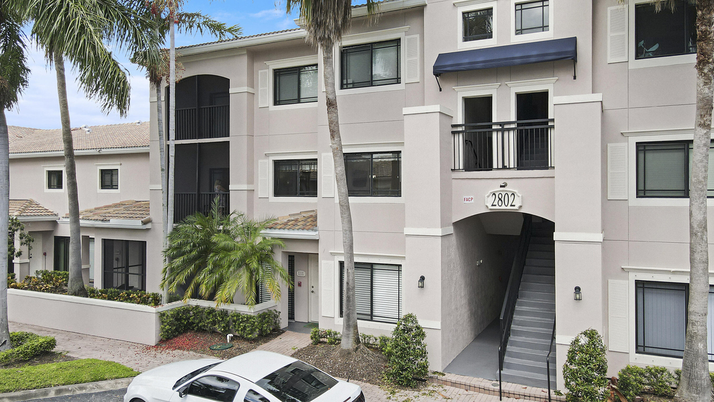 2802 Sarento Place - Photo 0