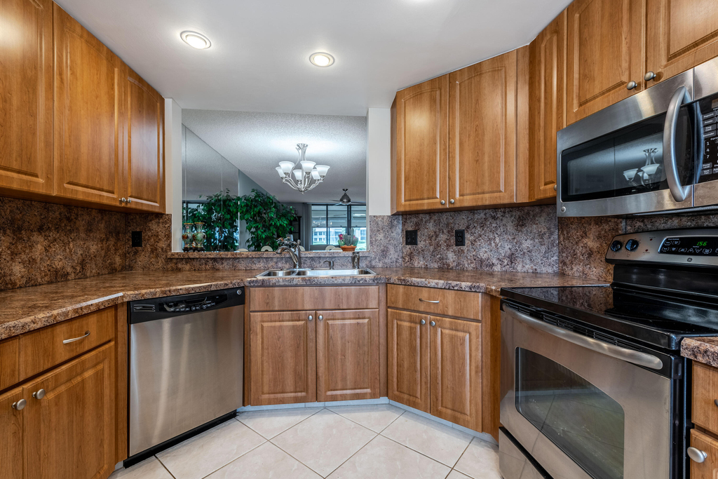 15831 Loch Maree Lane - Photo 6