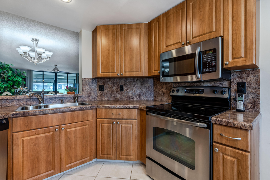 15831 Loch Maree Lane - Photo 7
