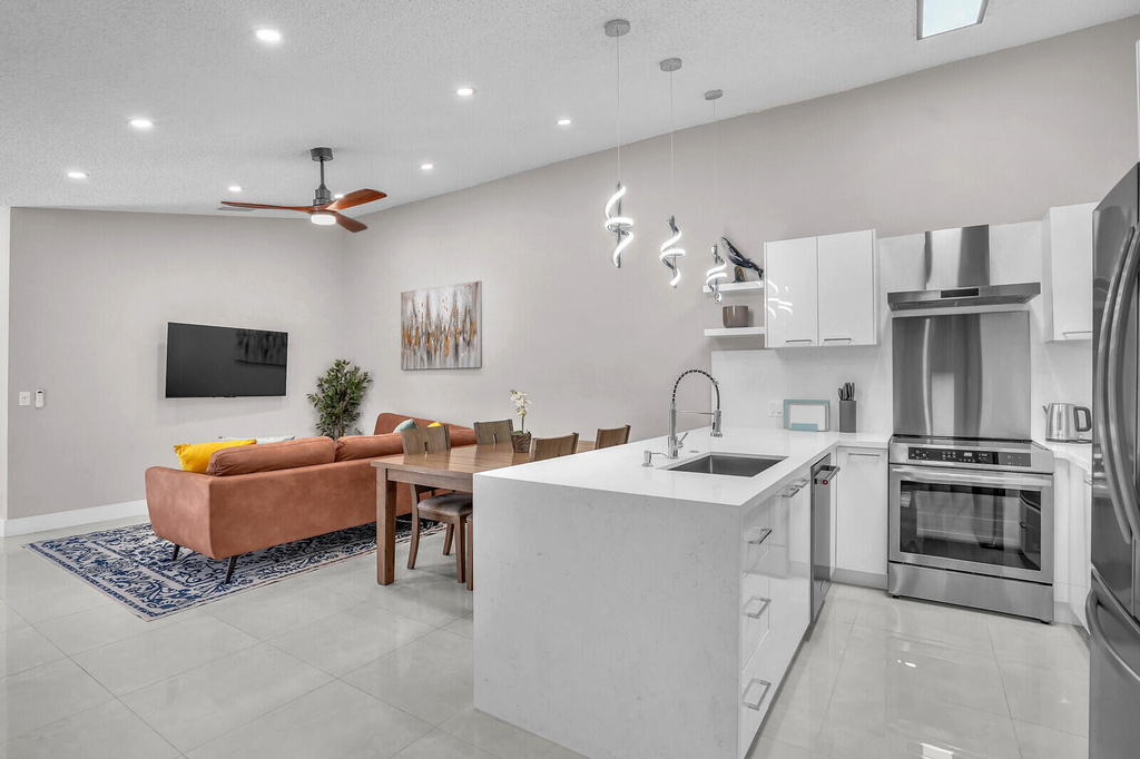 1329 Periwinkle Place - Photo 4