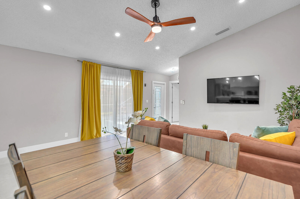 1329 Periwinkle Place - Photo 3