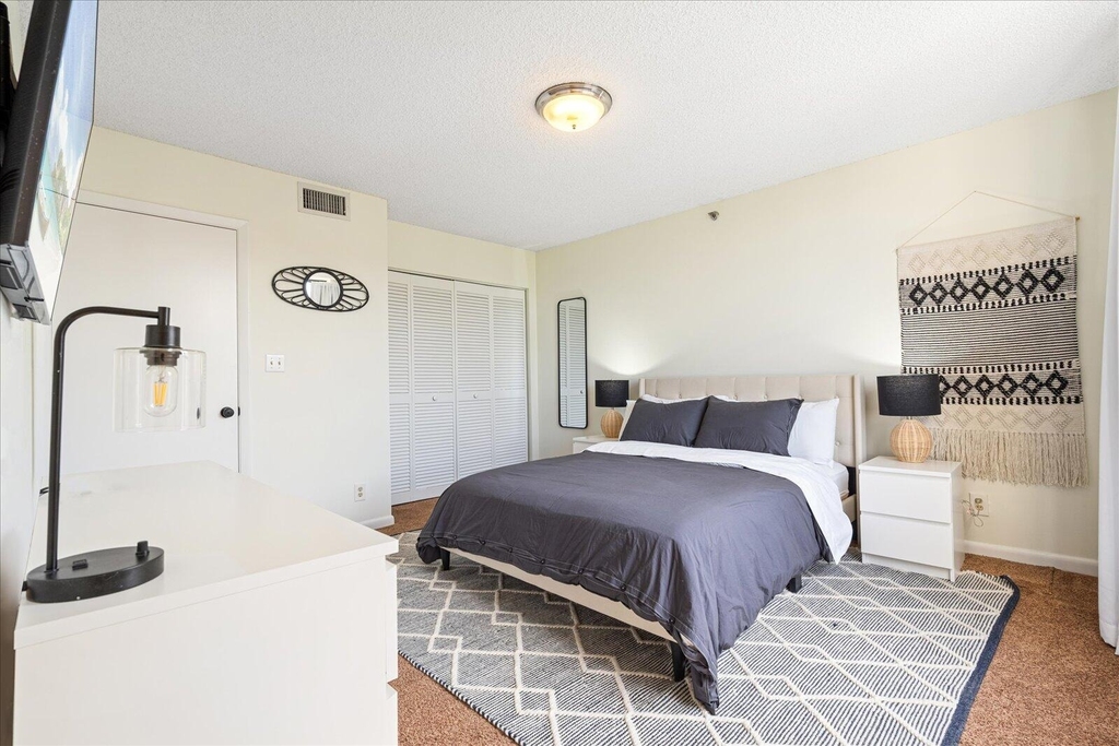 7564 Regency Lake Drive - Photo 4