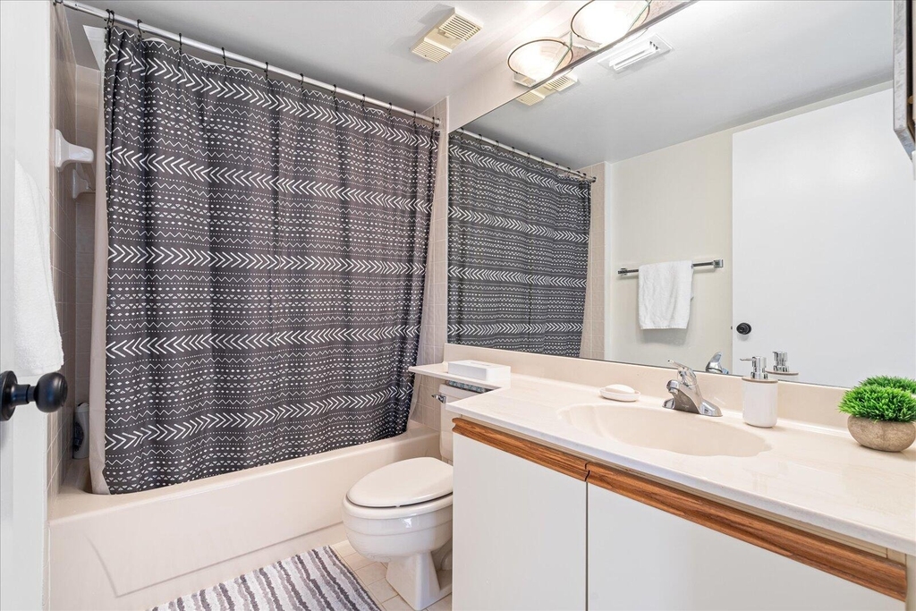 7564 Regency Lake Drive - Photo 3